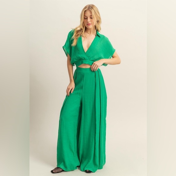 HYFVE Mid Rise Wide Leg Pants